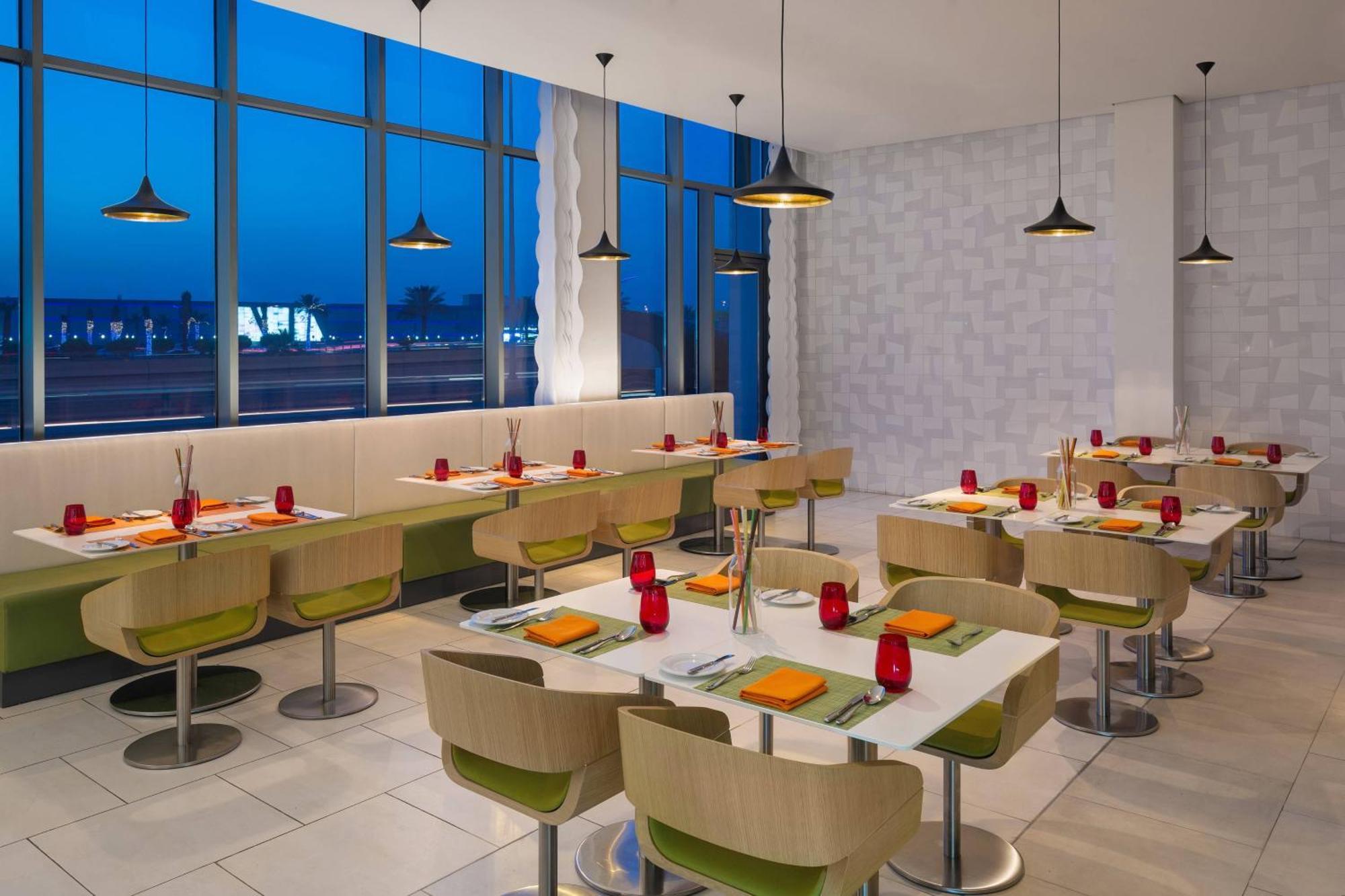 Aloft Dhahran Hotel Эль-Хубар Экстерьер фото
